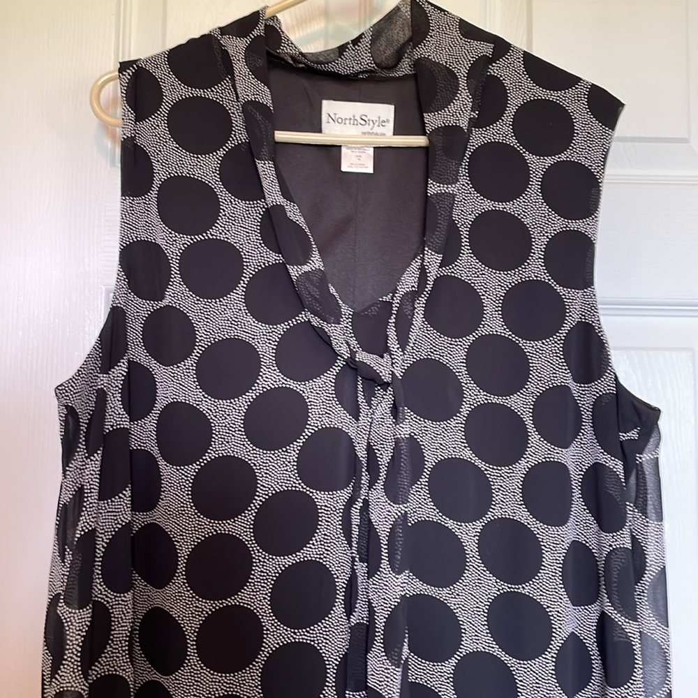 Women’s sz16 northstyle sleeveless black midi dress large polka dot vneck w/ tie